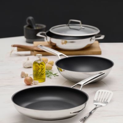 Ambientebild Serie Astral mit UniverSUS-Oberflächenstruktur von Schulte-Ufer